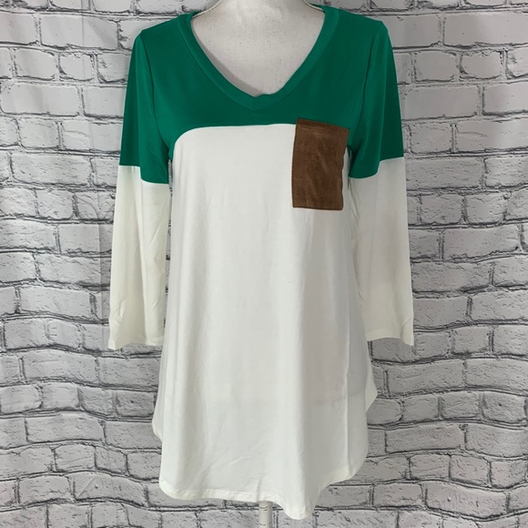 Zenana Outfitters Tops - Zenana color block v-neck shirt